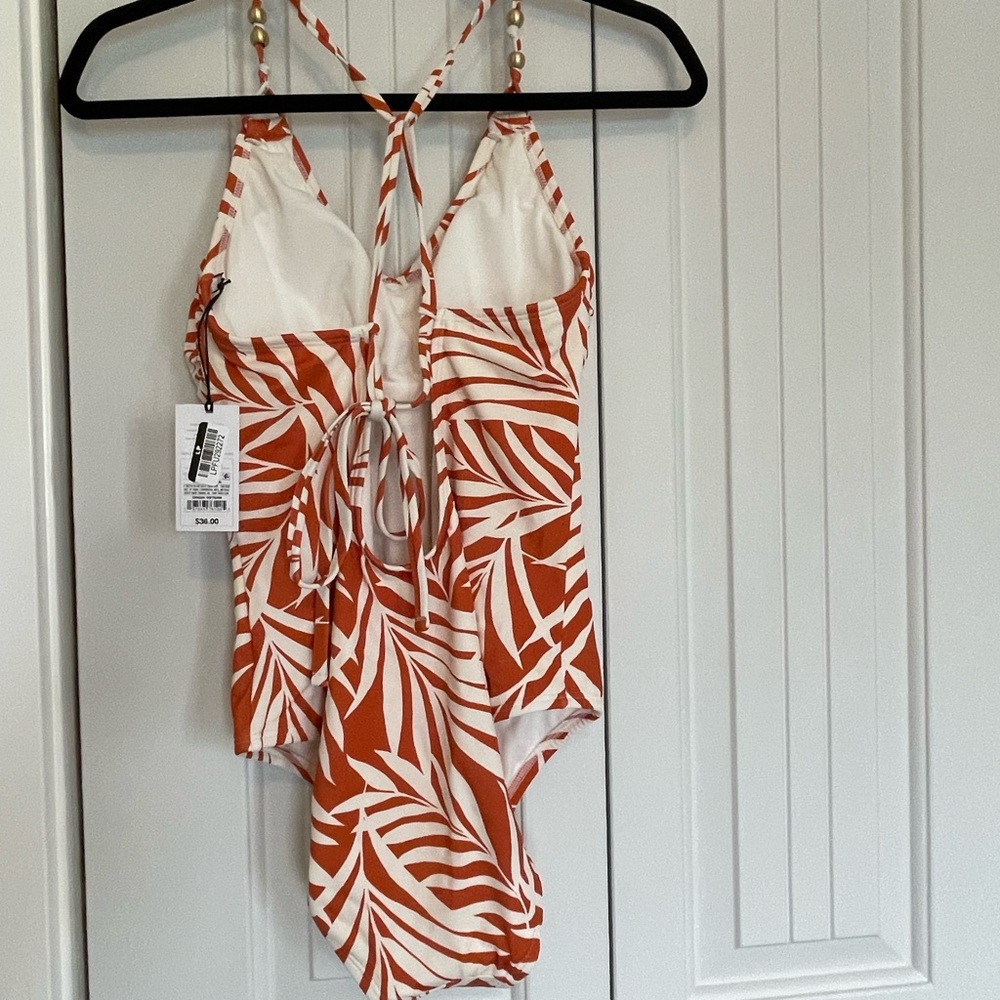 NWT Women's Bead Knot Detail One Piece Swimsuit size Medium - Picture 3 of 8